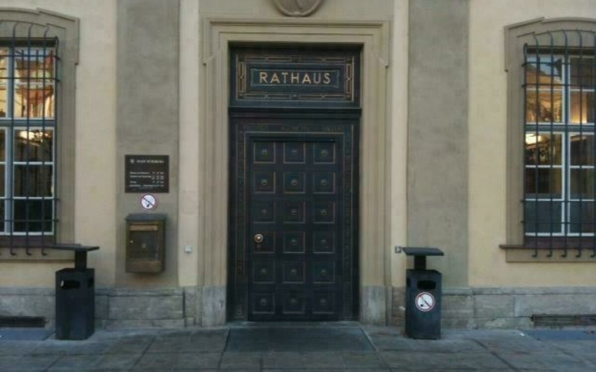 1604573904eingang rathaus 2 andreas pilhofer 1604573904eingang rathaus 2 andreas pilhofer
